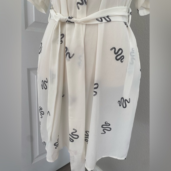 L’agence 100% Silk Snake Chain Print Dress and Shirt Size Small - Picture 4 of 10